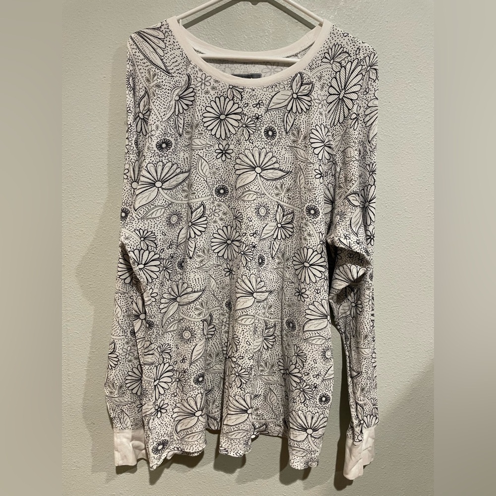 Cabela's Black and White Floral Top